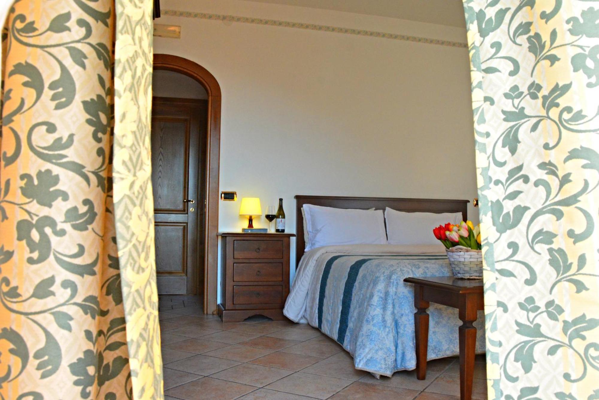 Agriturismo Il Pettirosso 阿杰罗拉 外观 照片