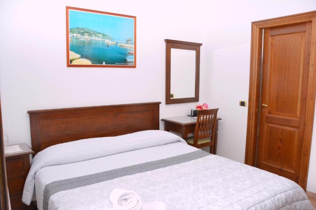 Agriturismo Il Pettirosso 阿杰罗拉 外观 照片